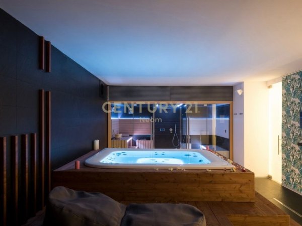 Tirane, jepet me qera ambjent biznesi , 310 m² 6.500 € (Neom130062)