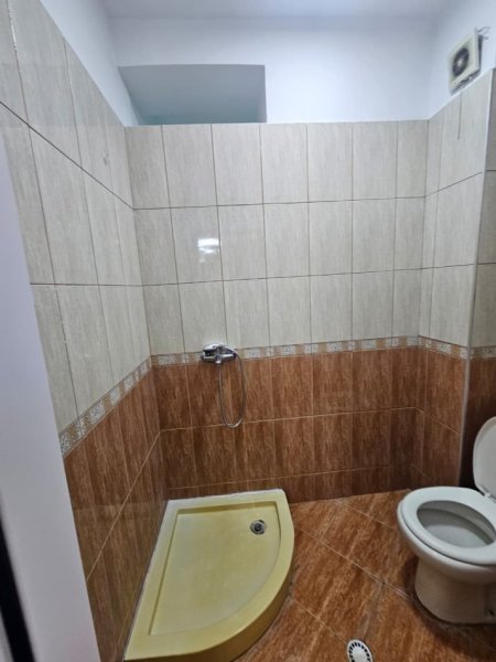 Tirane, shitet apartament 2+1+Ballkon Kati 9, 79 m² 155.000 € (Pallatet Romario)