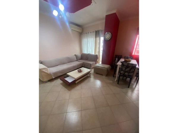 Tirane, jepet me qera apartament 2+1+Ballkon Kati 5, 84 m² 470 € (Misto Mame, Tiranë.)
