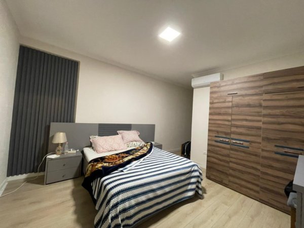 Tirane, jepet me qera apartament 2+1 Kati 3, 120 m² 828 € (Komuna e Parisit.)