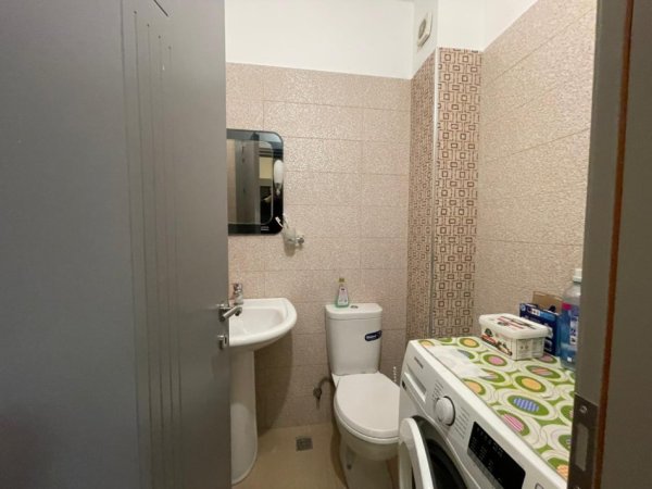 Tirane, jepet me qera apartament 2+1 Kati 3, 120 m² 828 € (Komuna e Parisit.)