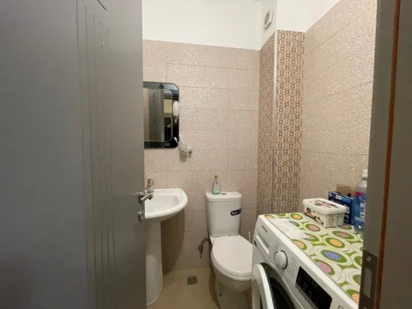Tirane, jepet me qera apartament 2+1 Kati 3, 120 m² 828 € (Komuna e Parisit.)