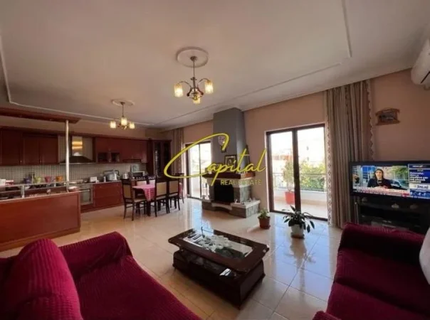 Tirane, jepet me qera Vile 4+1 Kati 2, 190 m² 900 € (CASA ITALIA)