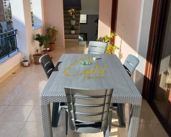 Tirane, jepet me qera Vile 4+1 Kati 2, 190 m² 900 € (CASA ITALIA)