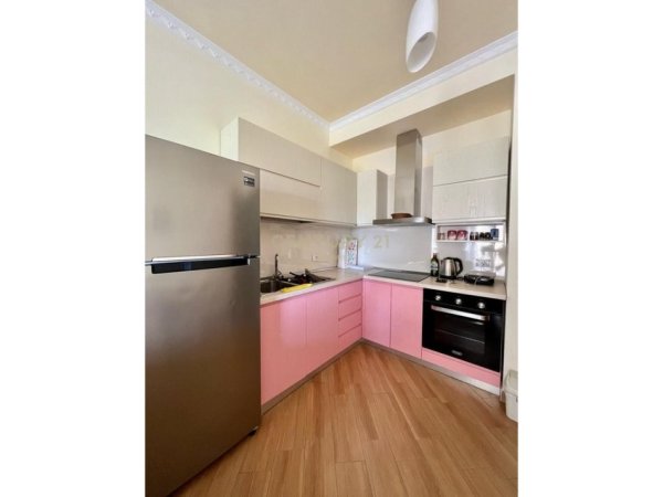 Vlore, shitet apartament 1+1+Ballkon Kati 4, 73 m² 190.000 € (Neom130175)
