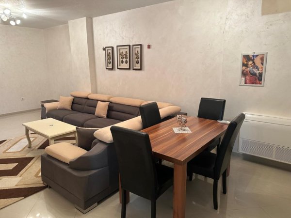 Tirane, jepet me qera apartament 2+1 Kati 3, 104 m² 500 € (Astir)