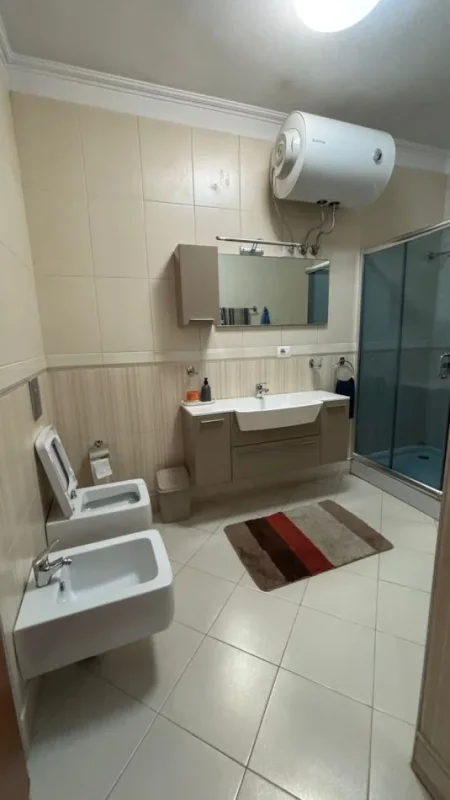 Tirane, jepet me qera apartament 2+1 Kati 3, 115 m² 1.300 € (PRANE STADIUMIT AIR ALBANIA)
