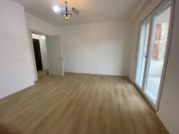 Tirane, jepet me qera apartament 2+1 Kati 3, 115 m² 518 € (Kopshti Botanik.)