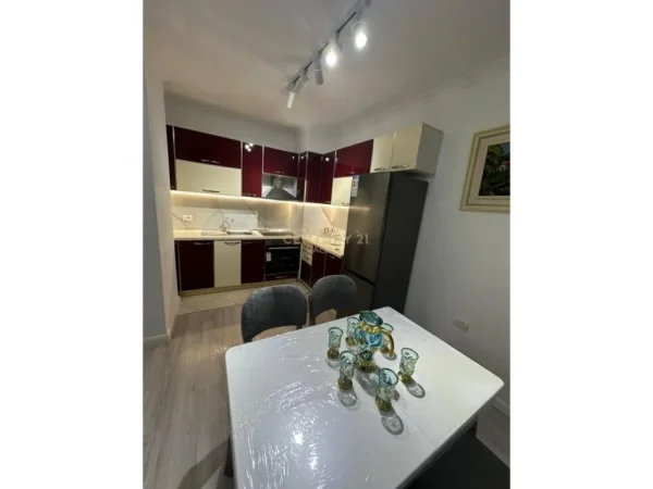 Tirane, shes apartament 1+1 Kati 4, 55 m² 95.000 € (Misto Mame)
