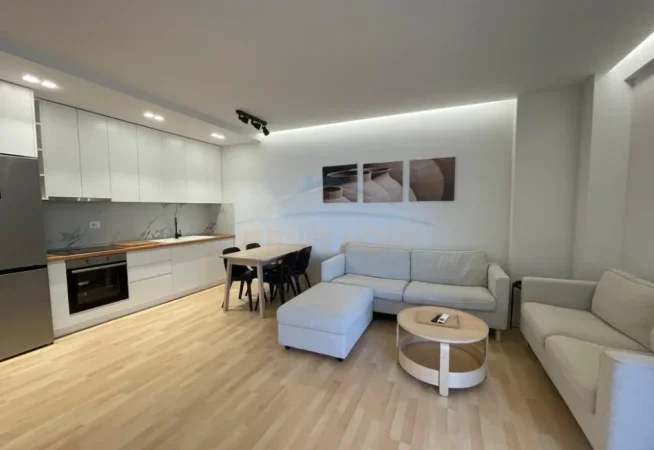 Vlore, shitet apartament 2+1 Kati 4, 73 m² (Lungomare, Vlore)