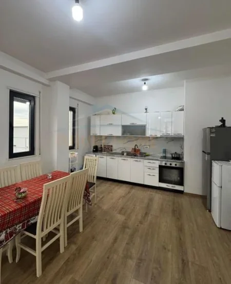 Tirane, shitet apartament 2+1 Kati 8, 81 m² 215.000 € (Porcelan)