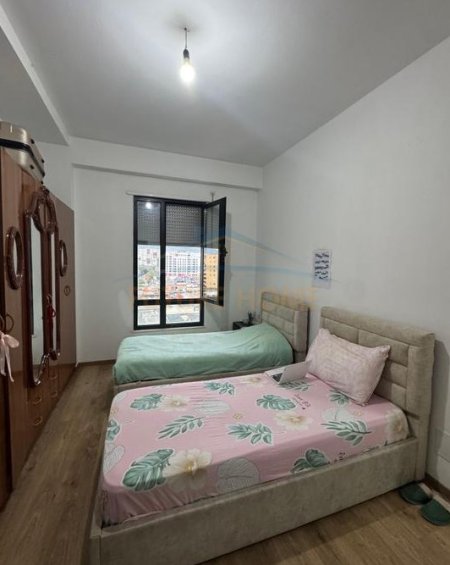 Tirane, shitet apartament 2+1 Kati 8, 81 m² 215.000 € (Porcelan)