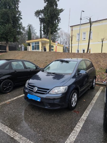 Tirane, shes makine Nafte, blu e errët automatik Kondicioner 4.300 €