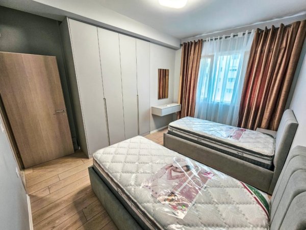 Tirane, jepet me qera apartament 2+1+Ballkon Kati 3, 90 m² 750 € (River Residence)