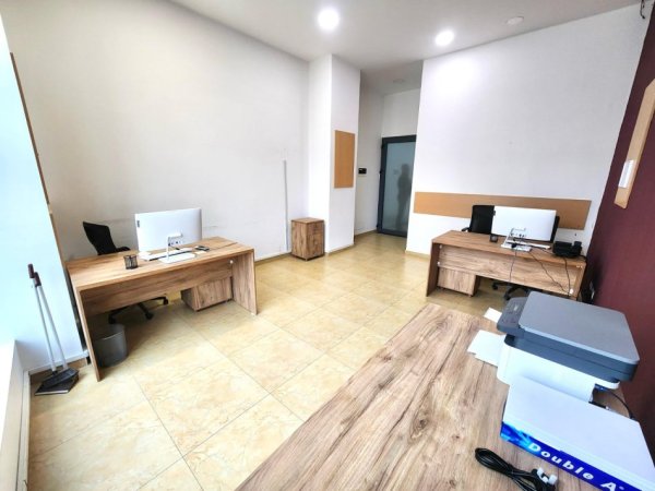 Zyre me Qera:📍 Myslym Shyri - Gjyk. e Larte (kt2) Pllt i Ri - Amb me Ndricim, Kondicioner || 490€/Muaj