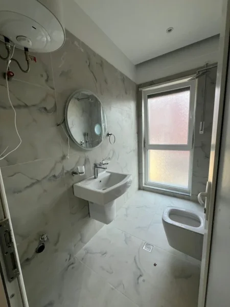 Tirane, jepet me qera garsonier Kati 2, 40 m² 400 € (5 Maj (concordi))