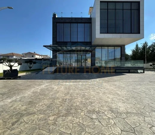 Qera, Godinë Biznesi Multifunksionale, Mëzez, Tiranë.