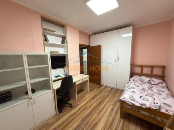 Qera, Apartament 3+1+2+POST PARKIMI, Liqeni i Thate, Tiranë.