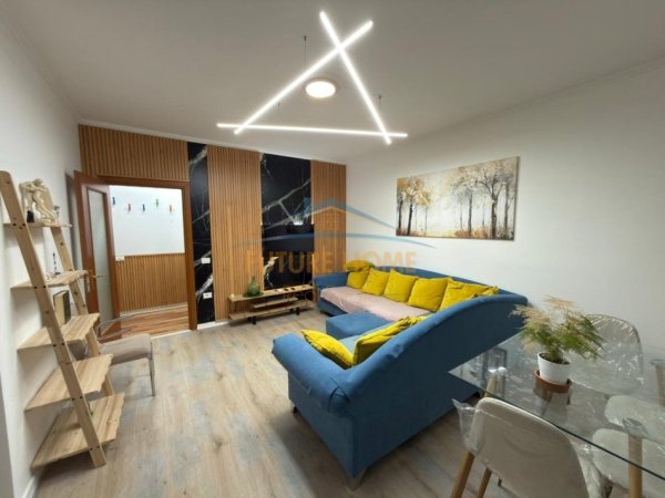 Qera, Apartament 3+1+2+POST PARKIMI, Liqeni i Thate, Tiranë.