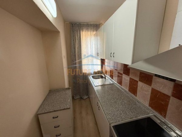 Tirane, jepet me qera apartament 2+1 Kati 2, 69 m² 565 € (Tregu Elektrik , Tiranë.)