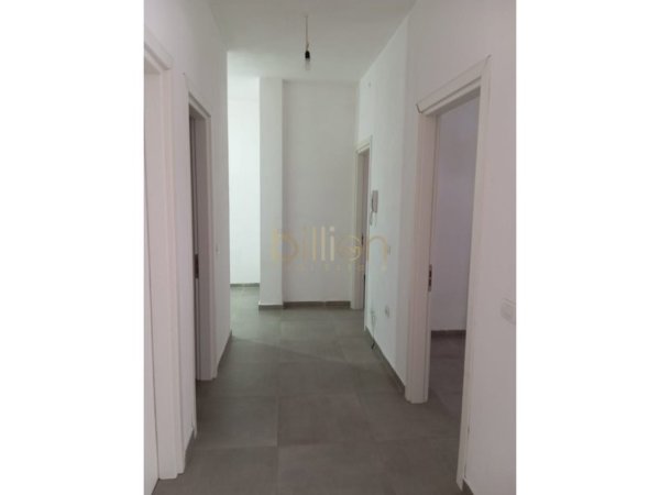 Tirane, jepet me qera 2+1 , 102 m² 500 € (5 Maj)