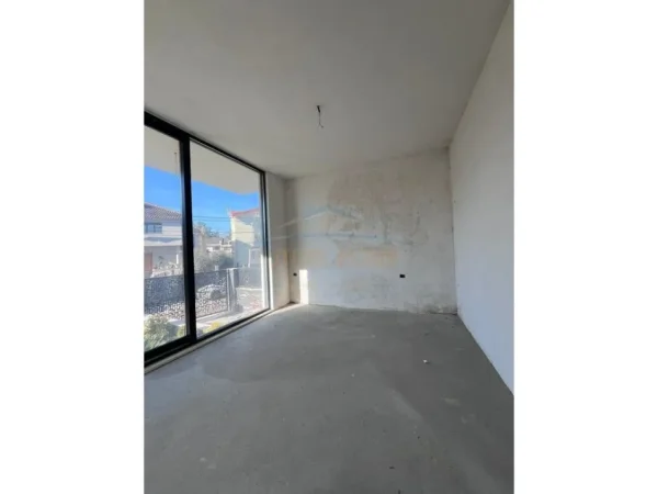 Tirane, shitet Vile 2 Katshe Kati 0, 145 m² 800.000 € (Sauk)