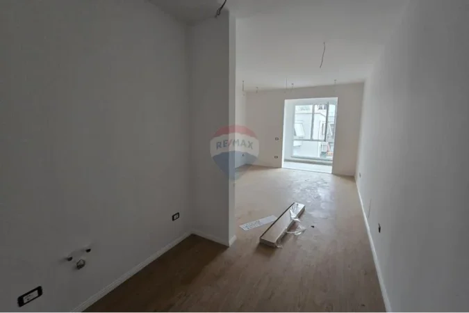 Tirane, shitet apartament 1+1 Kati 8, 75 m² 140.000 € (Rruga Egnatia, Tiranë(ID: 530411001-1242)