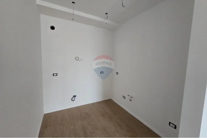 Tirane, shitet apartament 1+1 Kati 8, 75 m² 140.000 € (Rruga Egnatia, Tiranë(ID: 530411001-1242)