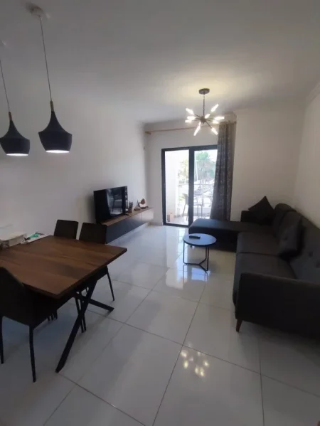 Durres, jepet me qera apartament 1+1+Ballkon Kati 3, 70 m² 5.000 € (Golem)