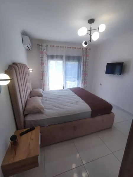 Durres, jepet me qera apartament 1+1+Ballkon Kati 3, 70 m² 5.000 € (Golem)