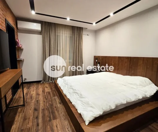 Shkoder, jepet me qera apartament 2+1+Ballkon Kati 2, 120 m² (AFER ARGENTIT, SHKODER)
