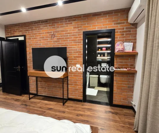 Shkoder, jepet me qera apartament 2+1+Ballkon Kati 2, 120 m² (AFER ARGENTIT, SHKODER)