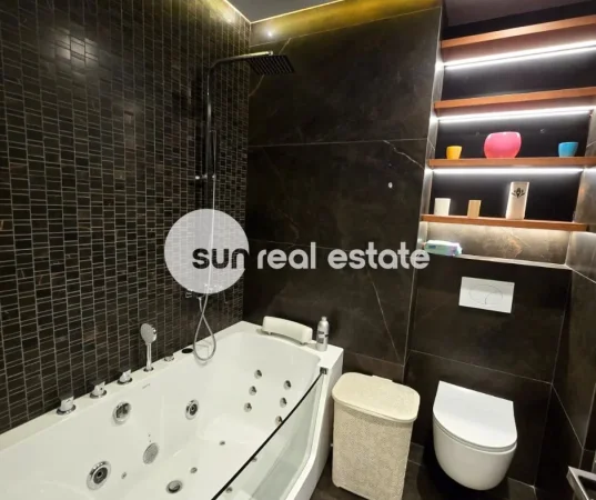 Shkoder, jepet me qera apartament 2+1+Ballkon Kati 2, 120 m² (AFER ARGENTIT, SHKODER)