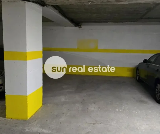 Shkoder, jepet me qera apartament 2+1+Ballkon Kati 2, 120 m² (AFER ARGENTIT, SHKODER)