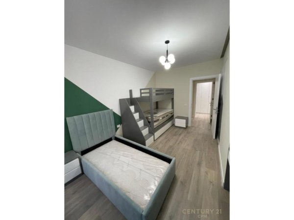 Tirane, jepet me qera apartament 2+1 Kati 1, 147 m² 1.500 € (Kafe Roma)