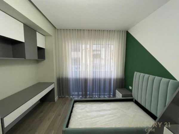 Tirane, jepet me qera apartament 2+1 Kati 1, 147 m² 1.500 € (Kafe Roma)