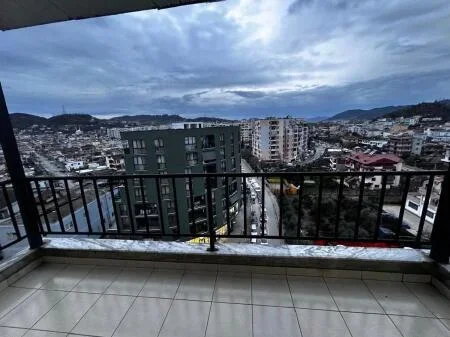 Tirane, jepet me qera apartament 2+1+Ballkon Kati 3, 102 m² 500 € (Yzberisht)
