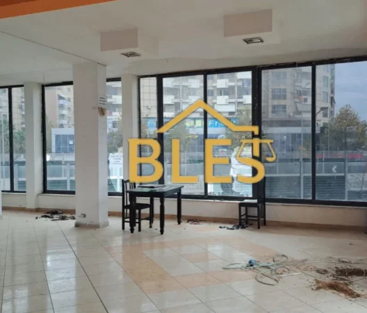Tirane, jepet me qera ambjent biznesi Kati 2, 230 m² 1.500 € (Teodor Keko)