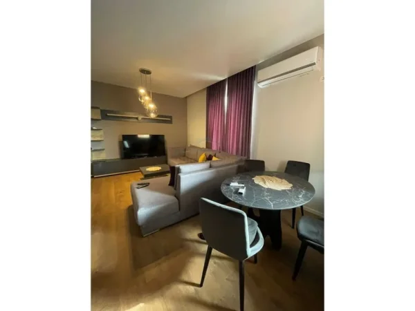 Tirane, jepet me qera apartament 2+1 Kati 5, 110 m² 1.000 € (Rruga Bardhyl)