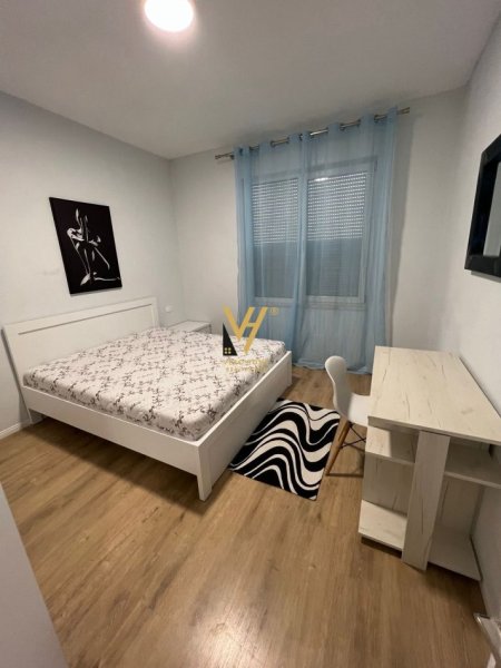 Tirane, jepet me qera apartament 2+1+Ballkon Kati 3, 92 m² 750 € (LAPRAKE)