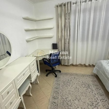 Tirane, jepet me qera apartament 1+1 Kati 1, 75 m² 400 € (Rruga 5 Maji)