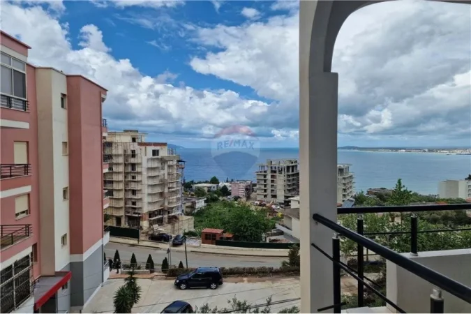 Vlore - Lungomare, jepet me qera apartament 1+1 Kati 2, 71 m² 400 € (Pranë Hotel Donatello, Ujë i Ftohtë, Vlorë)