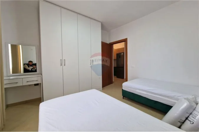 Vlore - Lungomare, jepet me qera apartament 1+1 Kati 2, 71 m² 400 € (Pranë Hotel Donatello, Ujë i Ftohtë, Vlorë)