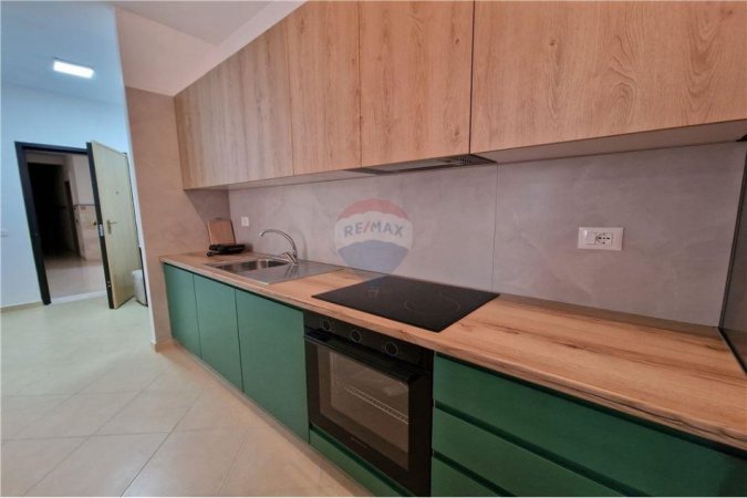 Vlore - Lungomare, jepet me qera apartament 1+1 Kati 2, 71 m² 400 € (Pranë Hotel Donatello, Ujë i Ftohtë, Vlorë)