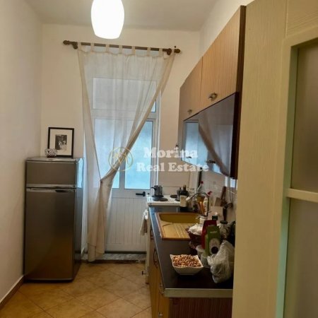 Tirane, shitet apartament 1+1 Kati 2, 70 m² 170.000 € (Rruga e Durresit)