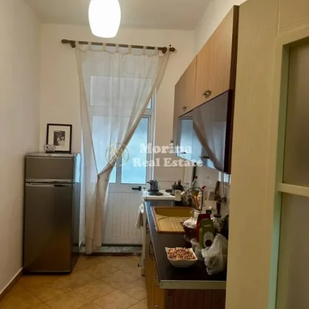Tirane, shitet apartament 1+1 Kati 2, 70 m² 170.000 € (Rruga e Durresit)