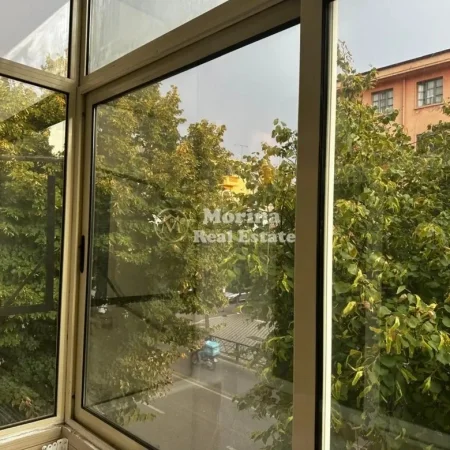 Tirane, shitet apartament 1+1 Kati 2, 70 m² 170.000 € (Rruga e Durresit)