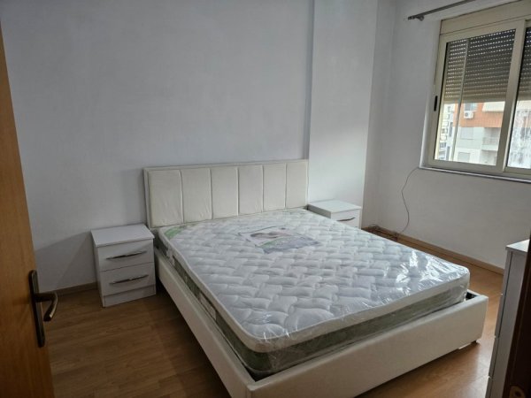 Tirane, jepet me qera apartament 2+1+Ballkon Kati 7, 100 m² 550 € (ASTIR)