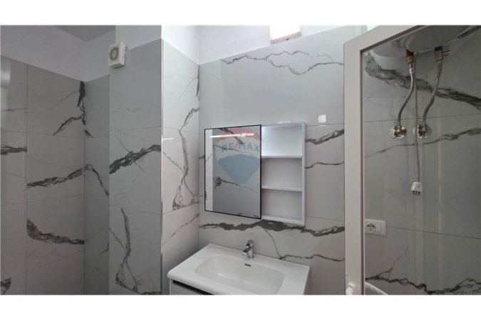 Vlore, shitet apartament 1+1+Ballkon Kati 9, 78 m² 120.000 € (Prane Palesters se Mundjes,Rruga Dush Strati, Vlore)