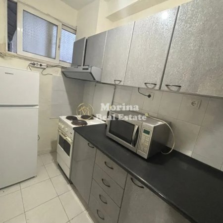 Tirane, jepet me qera apartament 1+1 Kati 3, 55 m² 550 € (Qender)